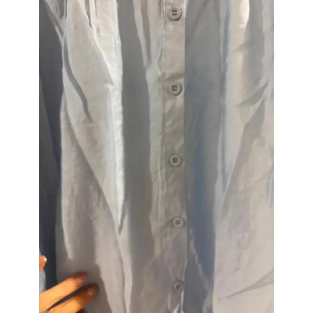 💙 Lightweight Sky Blue Button-Front Blouse 💙 - Picture 2 of 6